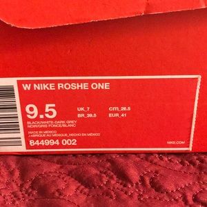 W Nike Roshe One